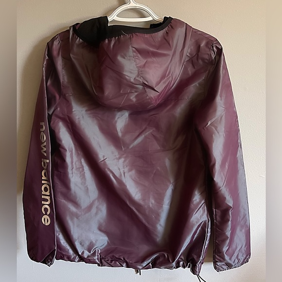 New Balance Purple Oil Spill hooded lightweight rain jacket - Picture 2 of 5